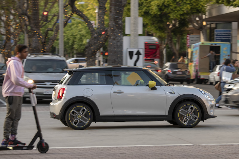 Nuova MINI Full Electric, zero emissioni puro divertimento di guida