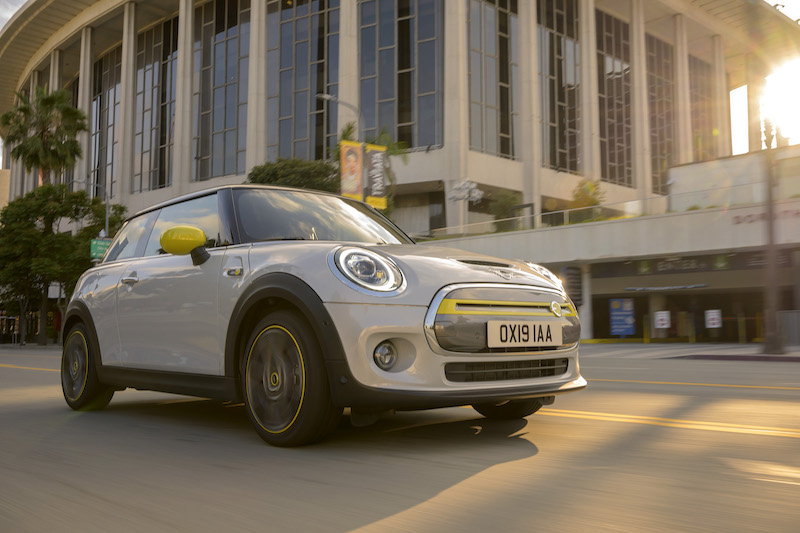 Nuova MINI Full Electric, zero emissioni puro divertimento di guida