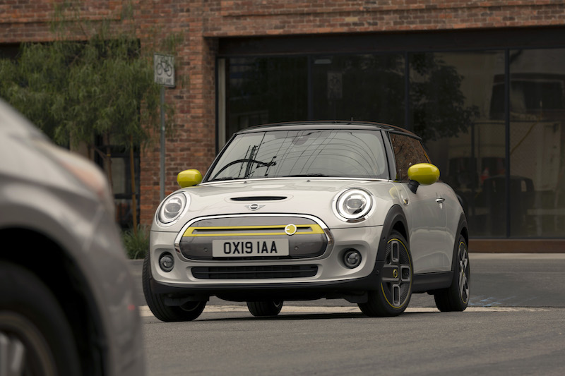 Nuova MINI Full Electric, zero emissioni puro divertimento di guida