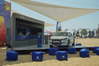 PEUGEOT e-208 protagonista al Jova Beach Party
