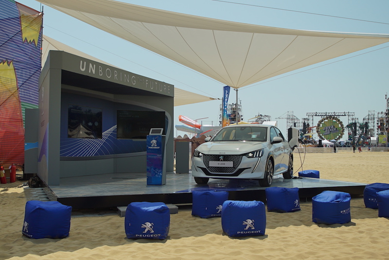 PEUGEOT e-208 protagonista al Jova Beach Party PEUGEOT e-208 protagonista al Jova Beach Party