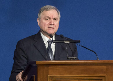 Abi, Visco:”Calo spread spinge la crescita,ma ora politica prudente sui conti”