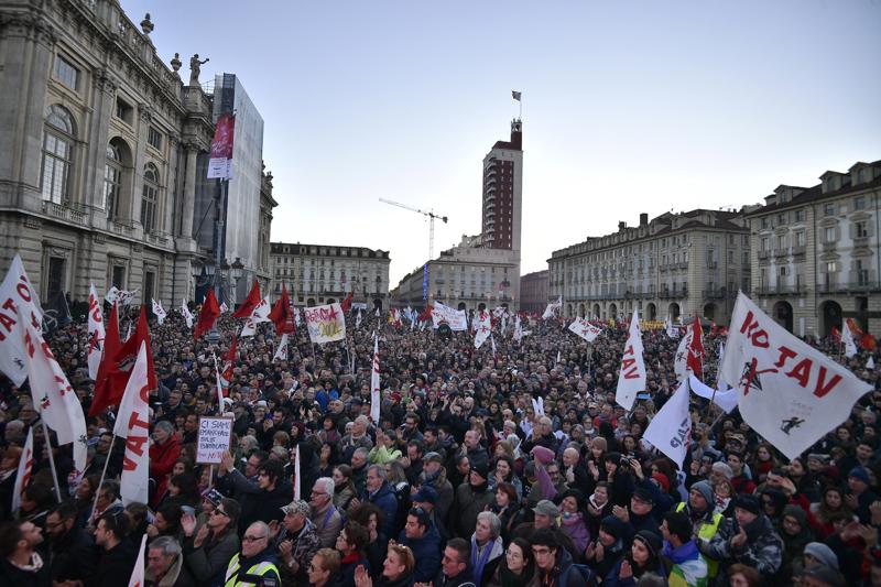 Tav, fronte del no scricchiola. Fondi? Da Italia risposta all’Ue entro il 26/7 Tav, fronte del no scricchiola. Fondi? Da Italia risposta all’Ue entro il 26/7