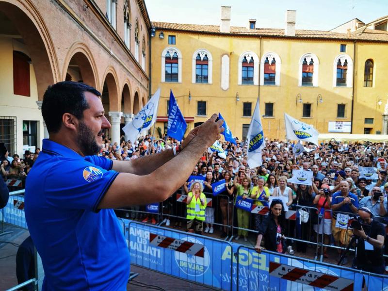 Lega, Palazzo Chigi: “Invito Savoini sollecitato da consigliere di Salvini” Lega, Palazzo Chigi: “Invito Savoini sollecitato da consigliere di Salvini”