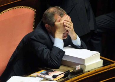 Forza Italia: Giro chiede la tessera della Lega, non lascia Silvio Berlusconi