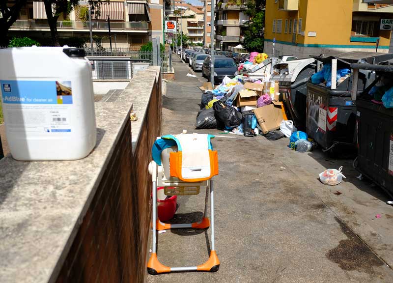 Rifiuti caos a Roma, le responsabilità del Pd di Zingaretti: ecco la verità Rifiuti caos a Roma, le responsabilità del Pd di Zingaretti: ecco la verità