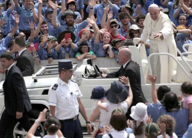 Invasione degli scout a San Pietro: 5.000 lupetti a rapporto da Papa Francesco