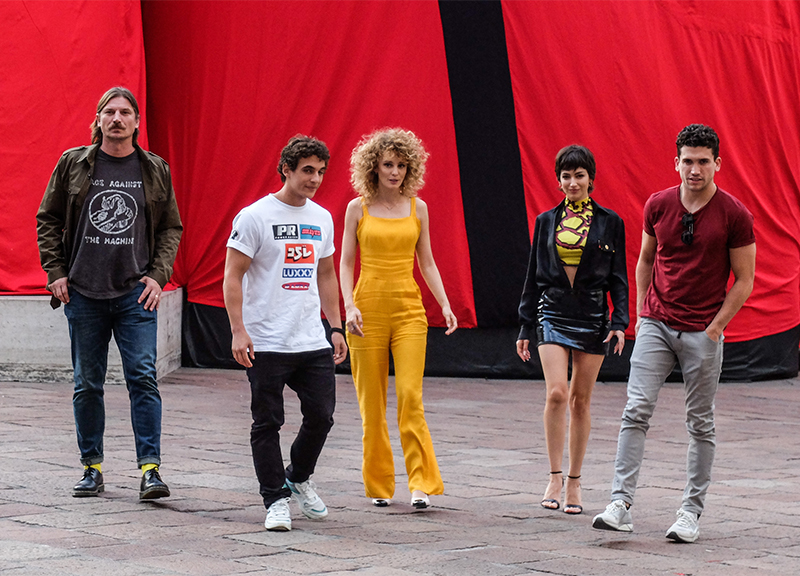 Casa di Carta 3: cast della serie Netflix all’installazione in Piazza Affari Casa di Carta 3: cast della serie Netflix all’installazione in Piazza Affari