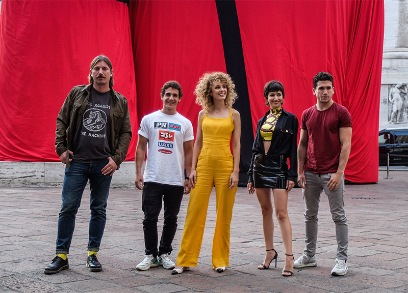 Casa di Carta 3: cast della serie Netflix all’installazione in Piazza Affari Casa di Carta 3: cast della serie Netflix all’installazione in Piazza Affari