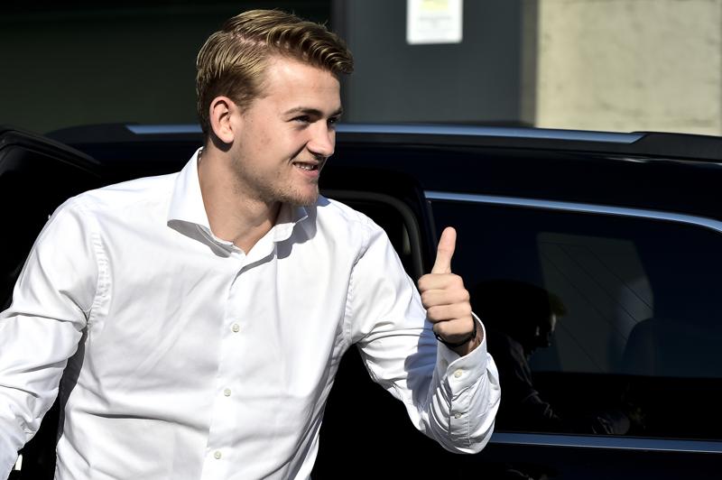 Juventus-De Ligt ufficiale: 75 milioni all’Ajax e… LE CIFRE DEL COLPO Juventus-De Ligt ufficiale: 75 milioni all’Ajax e… LE CIFRE DEL COLPO