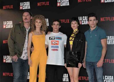 La casa di carta: il cast protagonisti alla Borsa Italiana di Milano.