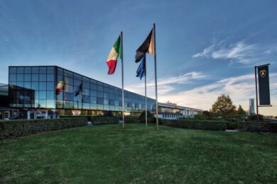 Lamborghini, arriva il super contratto integrativo