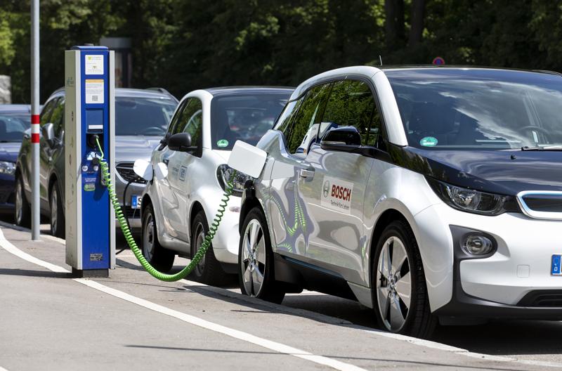 “Batteria nel cloud”: Bosch ottimizza la ricarica delle batterie “Batteria nel cloud”: Bosch ottimizza la ricarica delle batterie