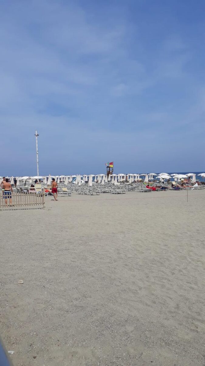 Jova beach party, tappa di Albenga annullata. I fan: “Cornuti e mazziati” Jova beach party, tappa di Albenga annullata. I fan: “Cornuti e mazziati”