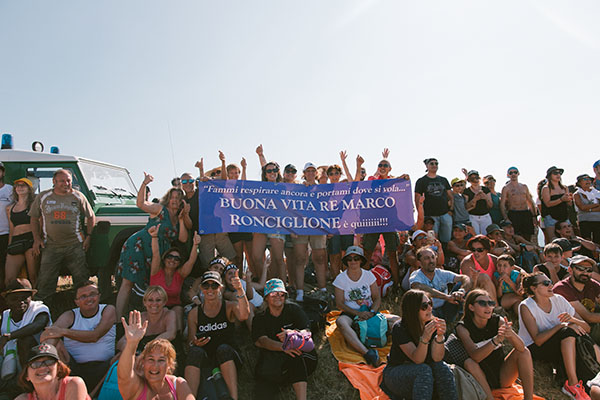 Marco Mengoni, Fuori atlantico tour: affluenza record a Monte Cucco Marco Mengoni, Fuori atlantico tour: affluenza record a Monte Cucco