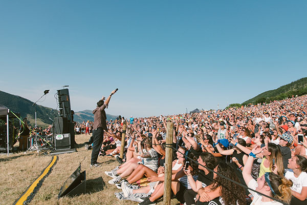 Marco Mengoni, Fuori atlantico tour: affluenza record a Monte Cucco Marco Mengoni, Fuori atlantico tour: affluenza record a Monte Cucco