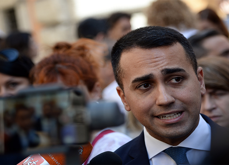 Siri, frecciata di Di Maio a Salvini: “I nostri no contro interessi loschi” Siri, frecciata di Di Maio a Salvini: “I nostri no contro interessi loschi”