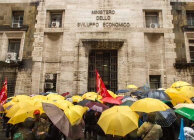 Mercatone Uno: la marcia su Roma.”A noi meno del reddito di cittadinanza”