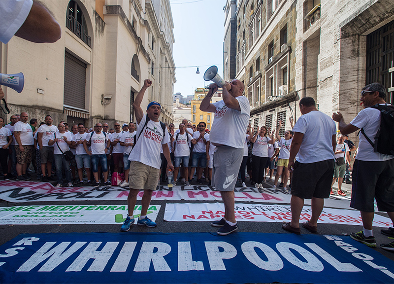 Whirlpool, Conte: la sede resta a Napoli. E Di Maio offre la decontribuzione