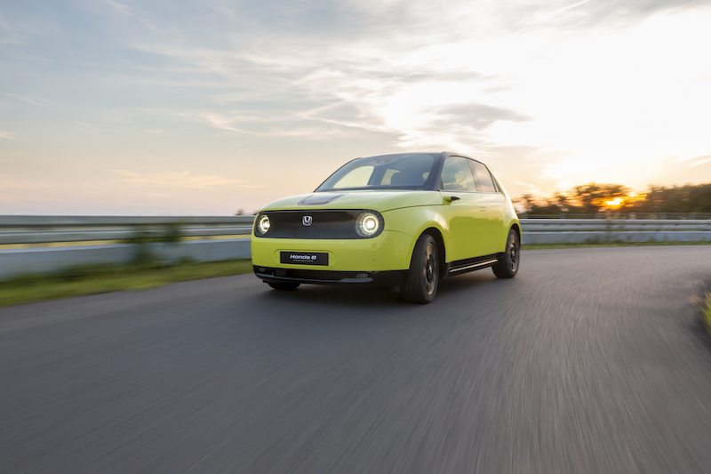 Nuova Honda-E,  la city car di moda