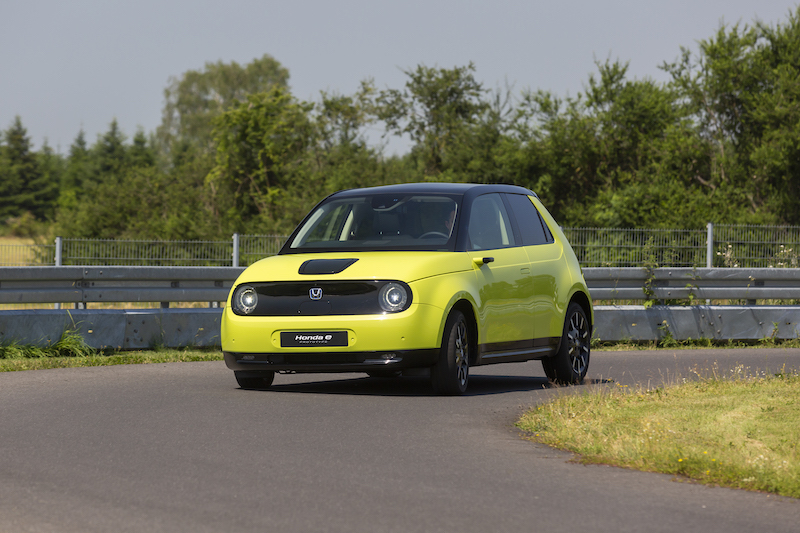 Nuova Honda-E,  la city car di moda