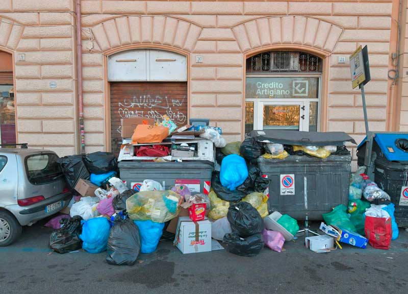 Emergenza Roma, Salvini sui rifiuti: “Sono un business per la mafia” Emergenza Roma, Salvini sui rifiuti: “Sono un business per la mafia”