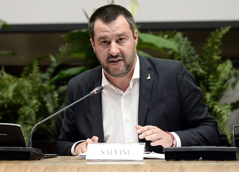 Salvini a Conte: “No a giochetti. Un governo c’è e deve andare avanti” Salvini a Conte: “No a giochetti. Un governo c’è e deve andare avanti”