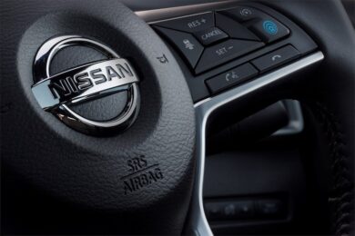 Nissan, gli utili crollano del 95%. Tagliati oltre 12 mila posti di lavoro