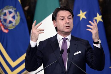 Manovra,Conte:espansiva e condivisa.La Lega insorge:per le tasse pochi 4 mld