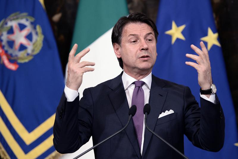 Manovra,Conte:espansiva e condivisa.La Lega insorge:per le tasse pochi 4 mld Manovra,Conte:espansiva e condivisa.La Lega insorge:per le tasse pochi 4 mld