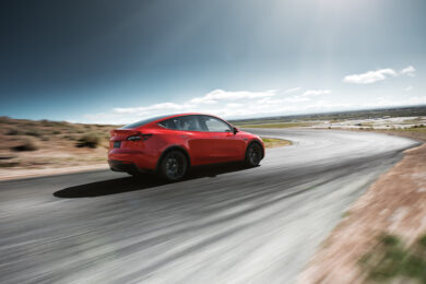 Tesla: nuova perdita più ampia di attese, titolo crolla
