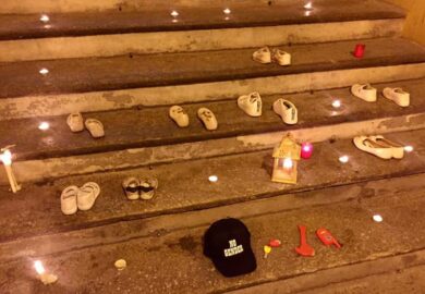 Modena: fiaccolata per i bimbi di Bibbiano. In otto aggrediscono manifestante