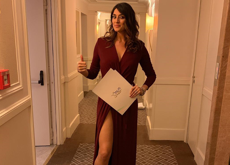 Ascolti Tv / Elisa Isoardi, estate al mare tra bikini, relax e topless. FOTO Ascolti Tv / Elisa Isoardi, estate al mare tra bikini, relax e topless. FOTO