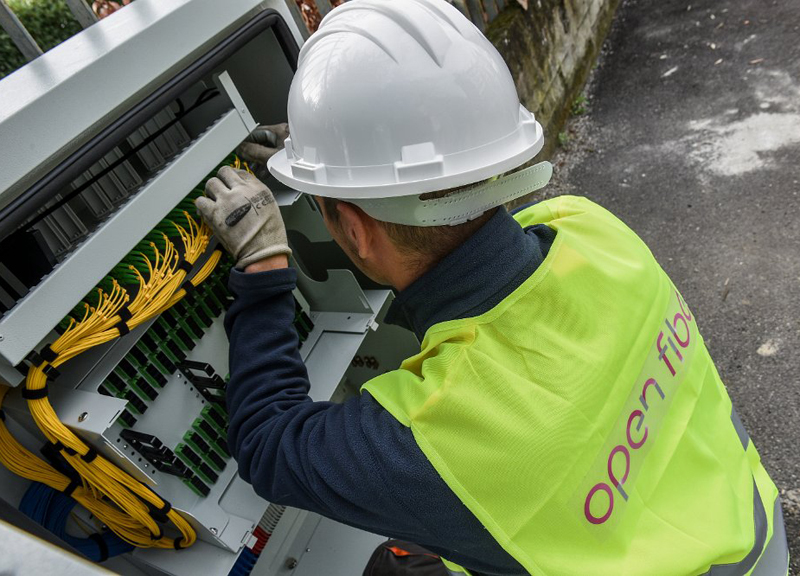 Open Fiber, la fibra ottica raggiunge Limbiate Open Fiber, la fibra ottica raggiunge Limbiate