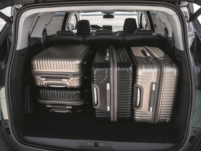 Peugeot 508 SW e il suv 5008 per un’estate senza problemi di spazio e comfort
