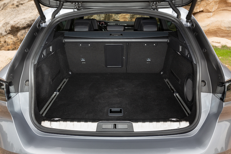 Peugeot 508 SW e il suv 5008 per un’estate senza problemi di spazio e comfort
