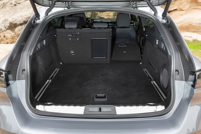Peugeot 508 SW e il suv 5008 per un’estate senza problemi di spazio e comfort