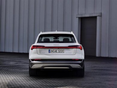 Nuovo Audi e-tron 50 quattro, autonomia di oltre 300 km nel ciclo WLTP