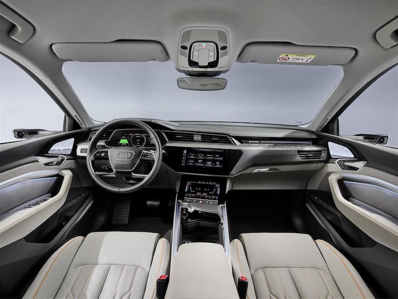Nuovo Audi e-tron 50 quattro, autonomia di oltre 300 km nel ciclo WLTP Nuovo Audi e-tron 50 quattro, autonomia di oltre 300 km nel ciclo WLTP