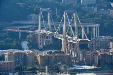 Ponte Morandi, perizia: “Cavi corrosi e ultime misure efficaci 25 anni fa”