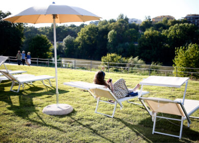 Spiaggia sul Tevere, Raggi lascia i romani senza cibo: al Tiberis manca il bar
