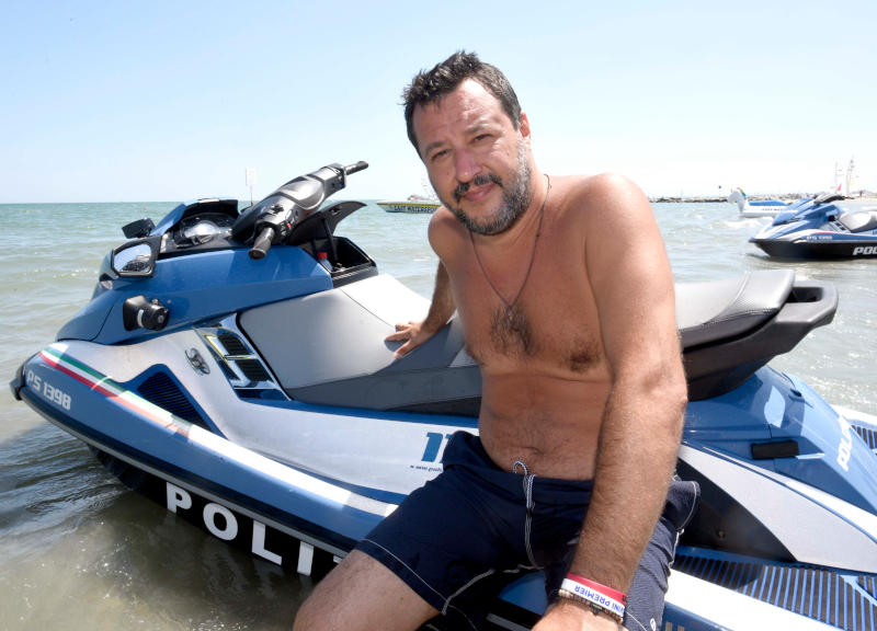 Manovra, Salvini rilancia la sfida all’Ue.”Flat Tax o cuneo? Nomi non contano” Manovra, Salvini rilancia la sfida all’Ue.”Flat Tax o cuneo? Nomi non contano”