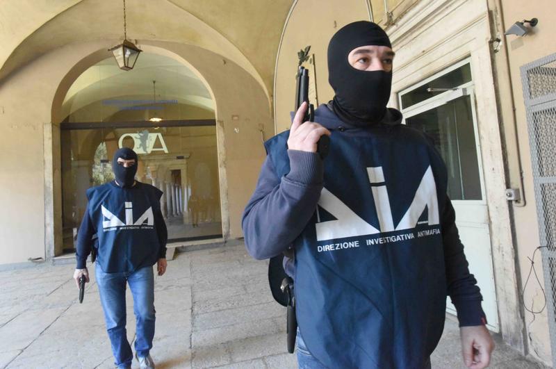 Mafia, Dia Catania confisca beni per un valore di10 mln a famiglia Ercolano Mafia, Dia Catania confisca beni per un valore di10 mln a famiglia Ercolano