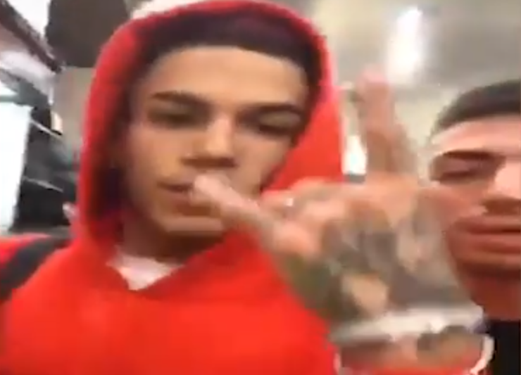 Corinaldo: il ragazzo dello spray in video con Sfera Ebbasta Corinaldo: il ragazzo dello spray in video con Sfera Ebbasta