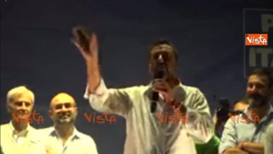Salvini: Deputati e senatori alzano il c.. e vengono a lavorare ad agosto