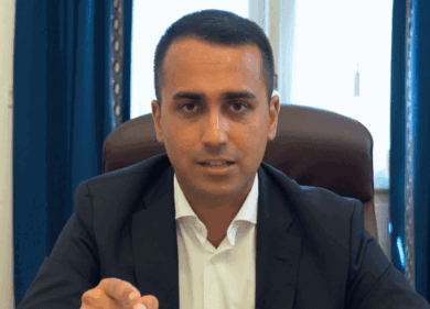 Di Maio: “Al voto, fiducia in Mattarella. Non ci sediamo al tavolo con Renzi”