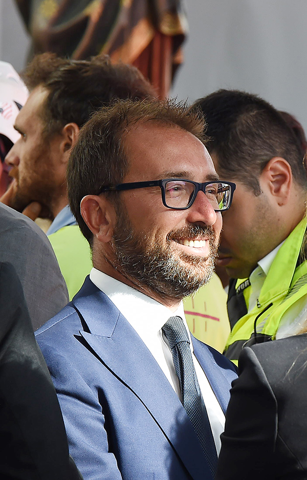 Ponte Morandi,vertici Atlantia lasciano la cerimonia. Conte:Genova è rinascita Ponte Morandi,vertici Atlantia lasciano la cerimonia. Conte:Genova è rinascita