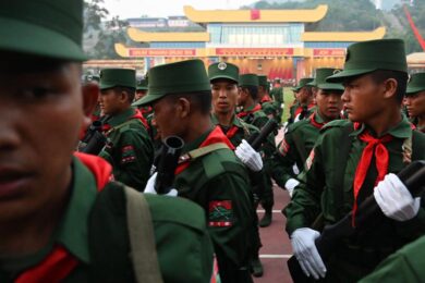 Birmania: ribelli uccidono 15 militari, assaltata la scuola ingegneri esercito