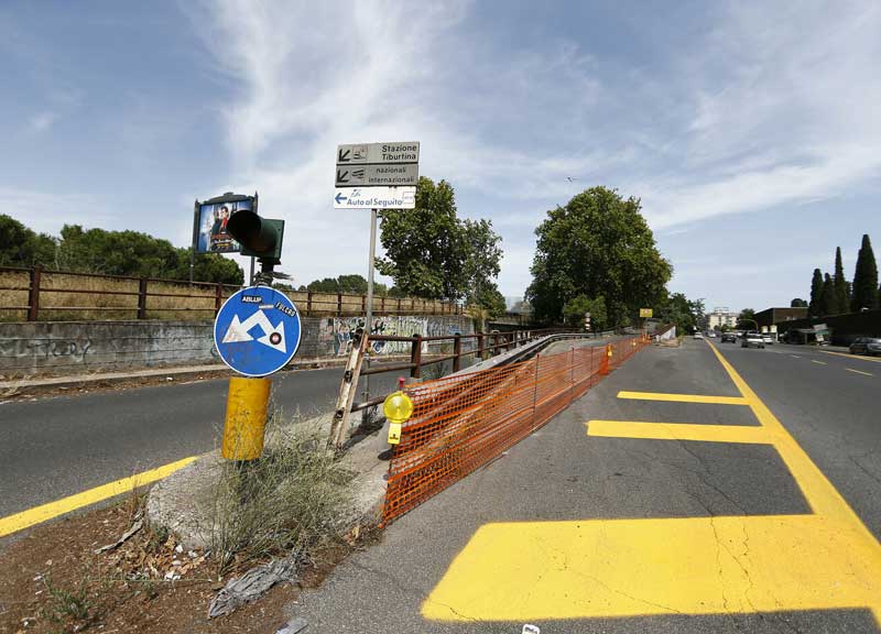 Giù la Tangenziale est: istruzioni per la viabilità a cura di Virginia Raggi Giù la Tangenziale est: istruzioni per la viabilità a cura di Virginia Raggi