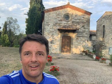 Governo, Renzi insiste sull’alleanza coi 5S. “Esecutivo anti-Iva poi Leopolda”